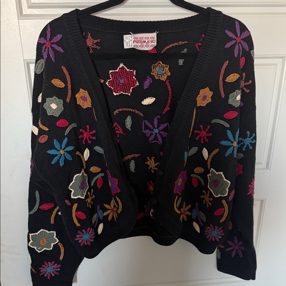 Colorful Floral Embroidered Women's Cardigan M/L Missing 1 Button - Picture 8 of 12
